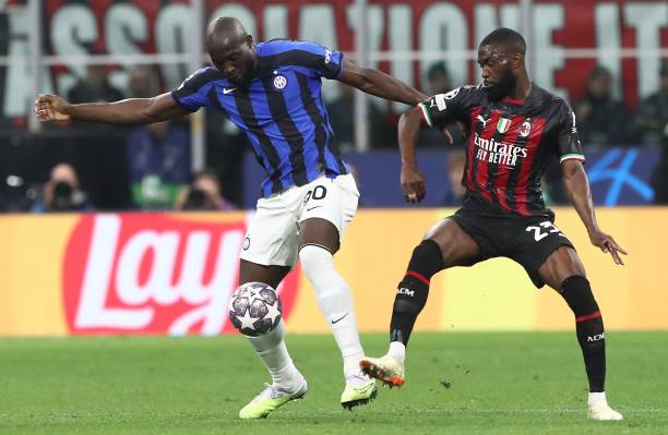 内维斯带领 内维斯带领